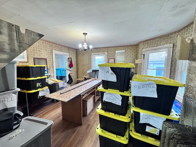 9 Daniel Street, Norwich, CT 06360