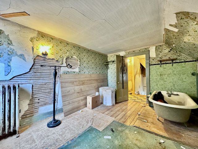 9 Daniel Street, Norwich, CT 06360