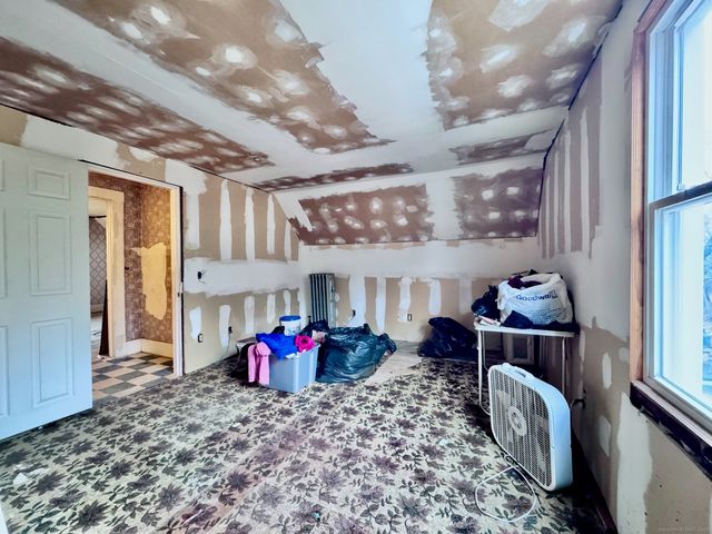 9 Daniel Street, Norwich, CT 06360