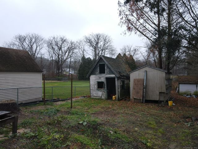 9 Daniel Street, Norwich, CT 06360