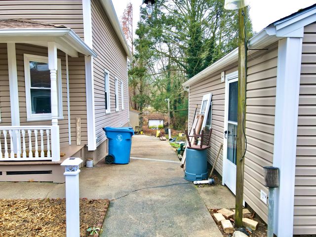 9 Daniel Street, Norwich, CT 06360