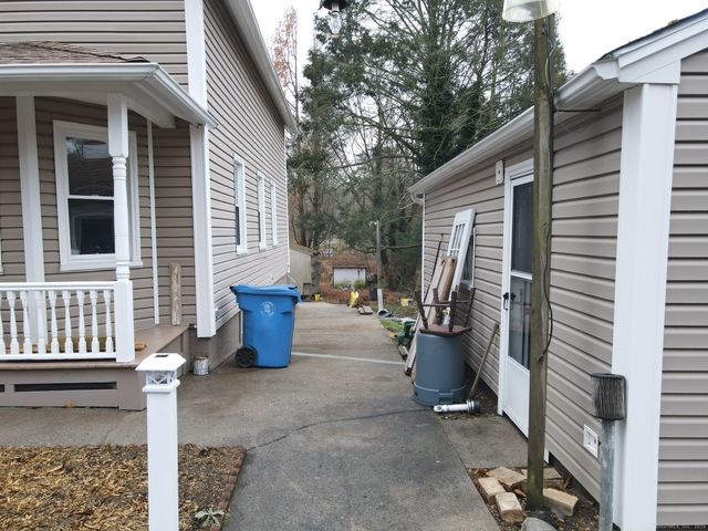 9 Daniel Street, Norwich, CT 06360