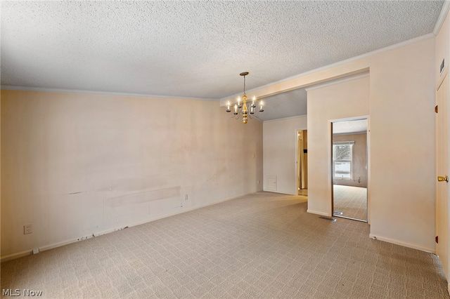 3249 Dove, Warren, OH 44481