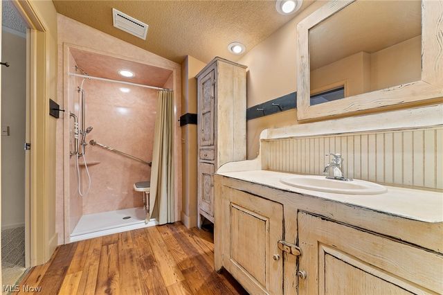 3249 Dove, Warren, OH 44481