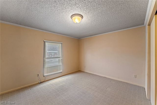 3249 Dove, Warren, OH 44481