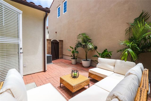 46 Arborside, Irvine, CA 92603