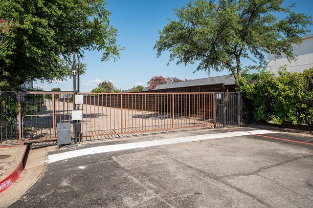 10757 Villager Road B, Dallas, TX 75230
