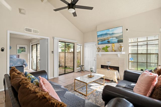 6261 Ludington Drive 1-804, Houston, TX 77035