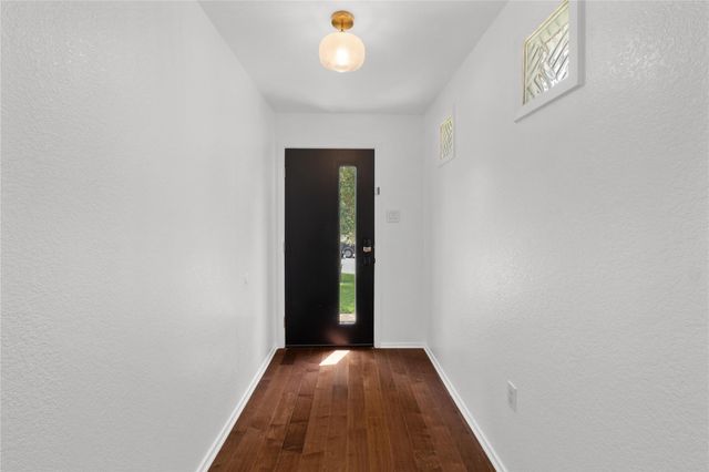 7602 Banpass LN, Austin, TX 78736