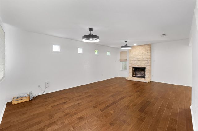 7602 Banpass LN, Austin, TX 78736