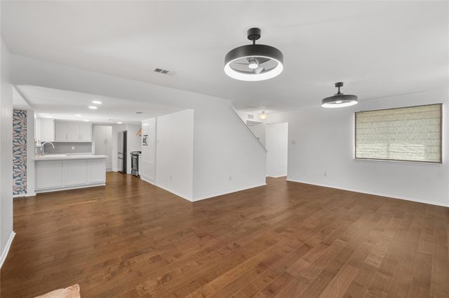 7602 Banpass LN, Austin, TX 78736
