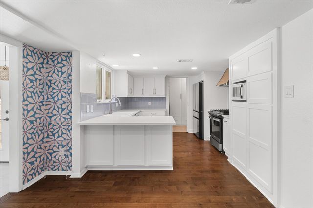 7602 Banpass LN, Austin, TX 78736