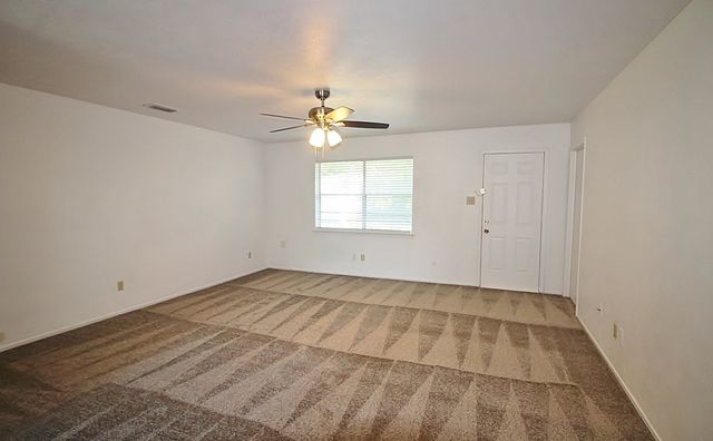 362 Linklea Drive, Duncanville, TX 75137