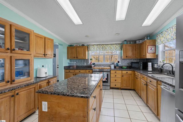 1320 Highway 182, Fair Play, SC 29643