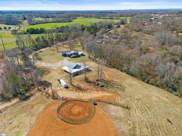 1320 Highway 182, Fair Play, SC 29643