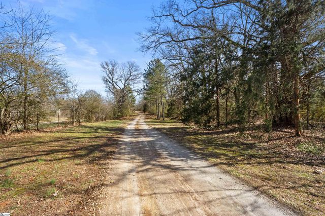 1320 Highway 182, Fair Play, SC 29643