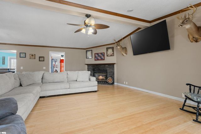 1320 Highway 182, Fair Play, SC 29643