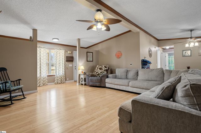 1320 Highway 182, Fair Play, SC 29643