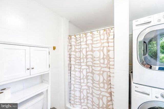 566 MARTIN ST, Philadelphia, PA 19128
