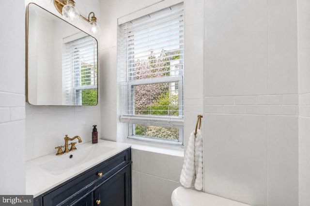 566 MARTIN ST, Philadelphia, PA 19128