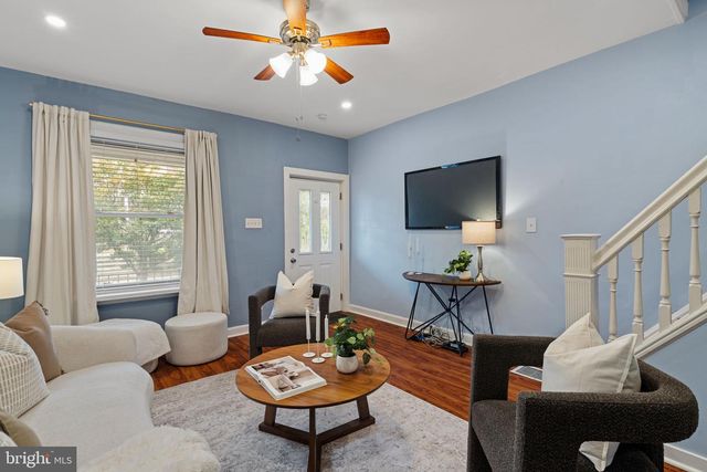 566 MARTIN ST, Philadelphia, PA 19128