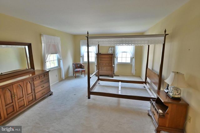 27 RAPHAEL RD, Hockessin, DE 19707