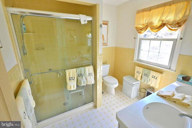 27 RAPHAEL RD, Hockessin, DE 19707