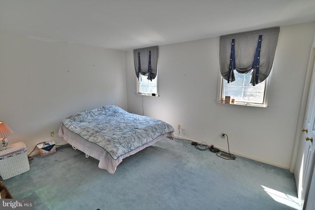 27 RAPHAEL RD, Hockessin, DE 19707