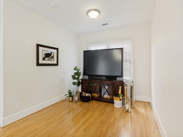 4947 Reiger Avenue, Dallas, TX 75214