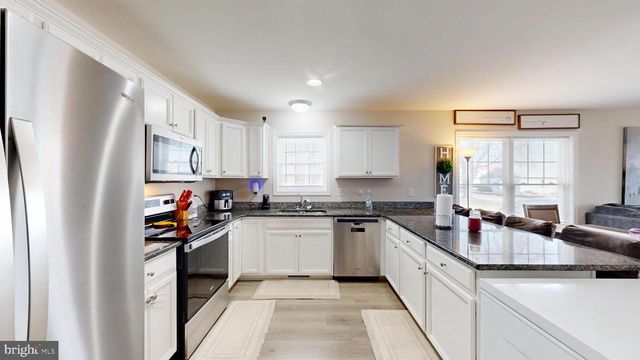 211 RAILROAD AVE, Harrington, DE 19952