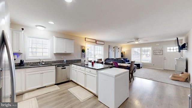 211 RAILROAD AVE, Harrington, DE 19952