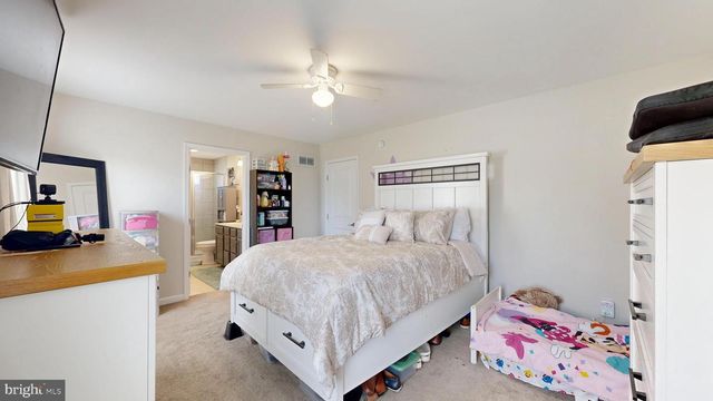 211 RAILROAD AVE, Harrington, DE 19952