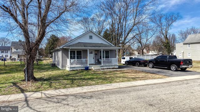 211 RAILROAD AVE, Harrington, DE 19952