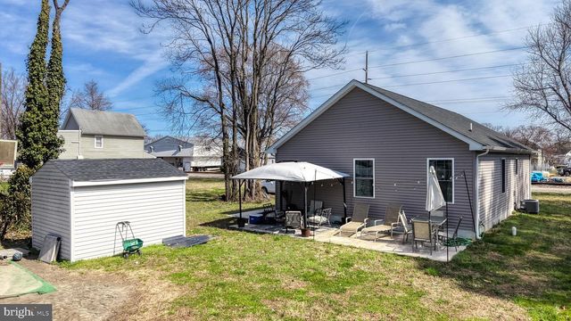 211 RAILROAD AVE, Harrington, DE 19952