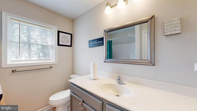 211 RAILROAD AVE, Harrington, DE 19952