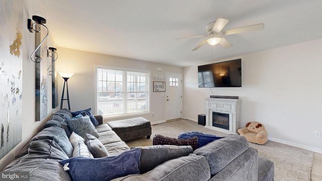 211 RAILROAD AVE, Harrington, DE 19952