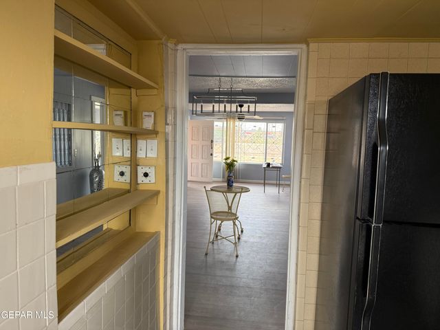 1213 N Boone Street, El Paso, TX 79903