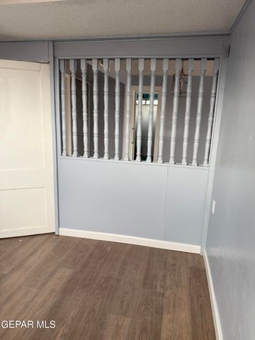 1213 N Boone Street, El Paso, TX 79903