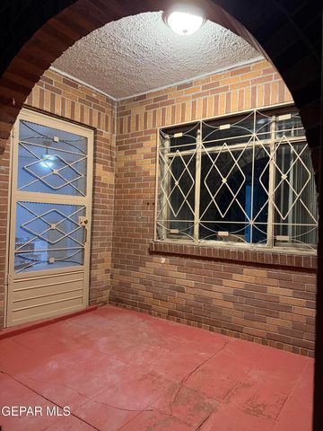1213 N Boone Street, El Paso, TX 79903