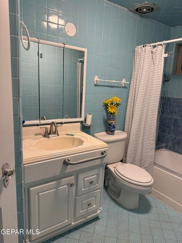 1213 N Boone Street, El Paso, TX 79903