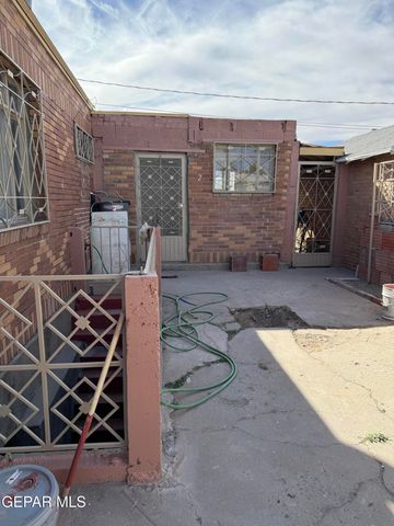 1213 N Boone Street, El Paso, TX 79903