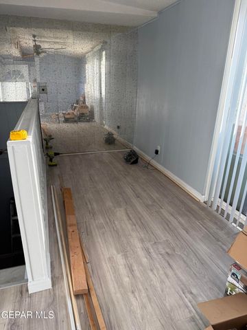 1213 N Boone Street, El Paso, TX 79903