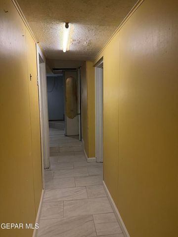 1213 N Boone Street, El Paso, TX 79903