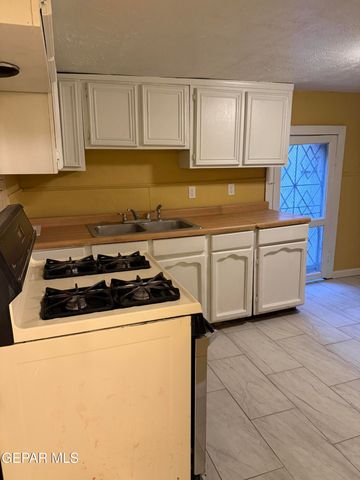 1213 N Boone Street, El Paso, TX 79903