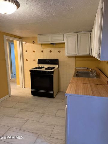 1213 N Boone Street, El Paso, TX 79903