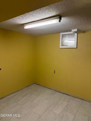 1213 N Boone Street, El Paso, TX 79903