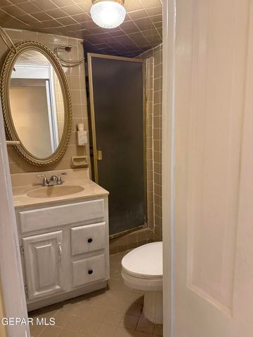 1213 N Boone Street, El Paso, TX 79903