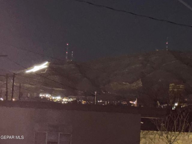 1213 N Boone Street, El Paso, TX 79903