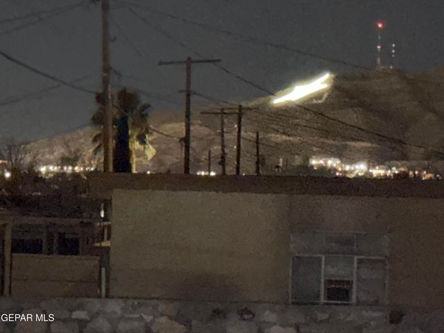 1213 N Boone Street, El Paso, TX 79903