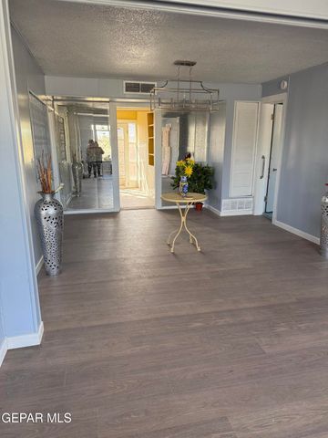 1213 N Boone Street, El Paso, TX 79903